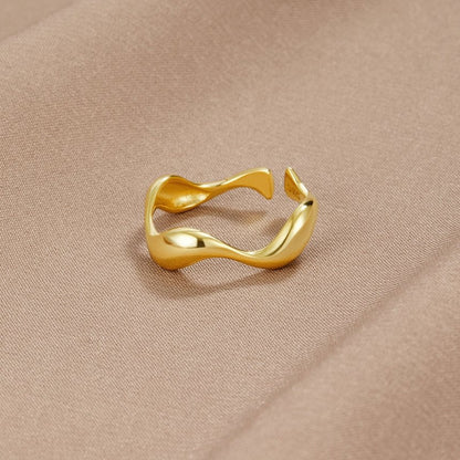 Anillo Elyra de Flujo Suave | Oro