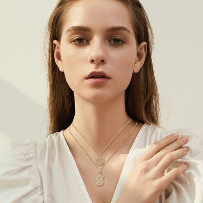 Set de Collar con Inicial de Letra Pave | Oro