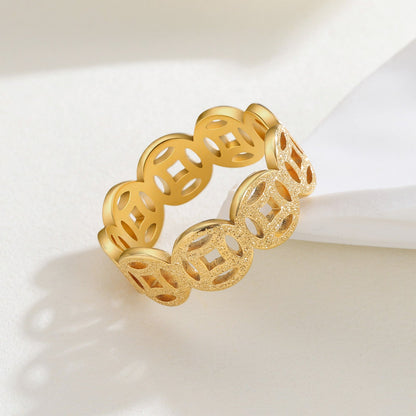 Anillo Ella con Patrón Clásico | Oro